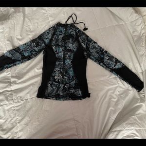 Lululemon Swell Seeker Paddle Top